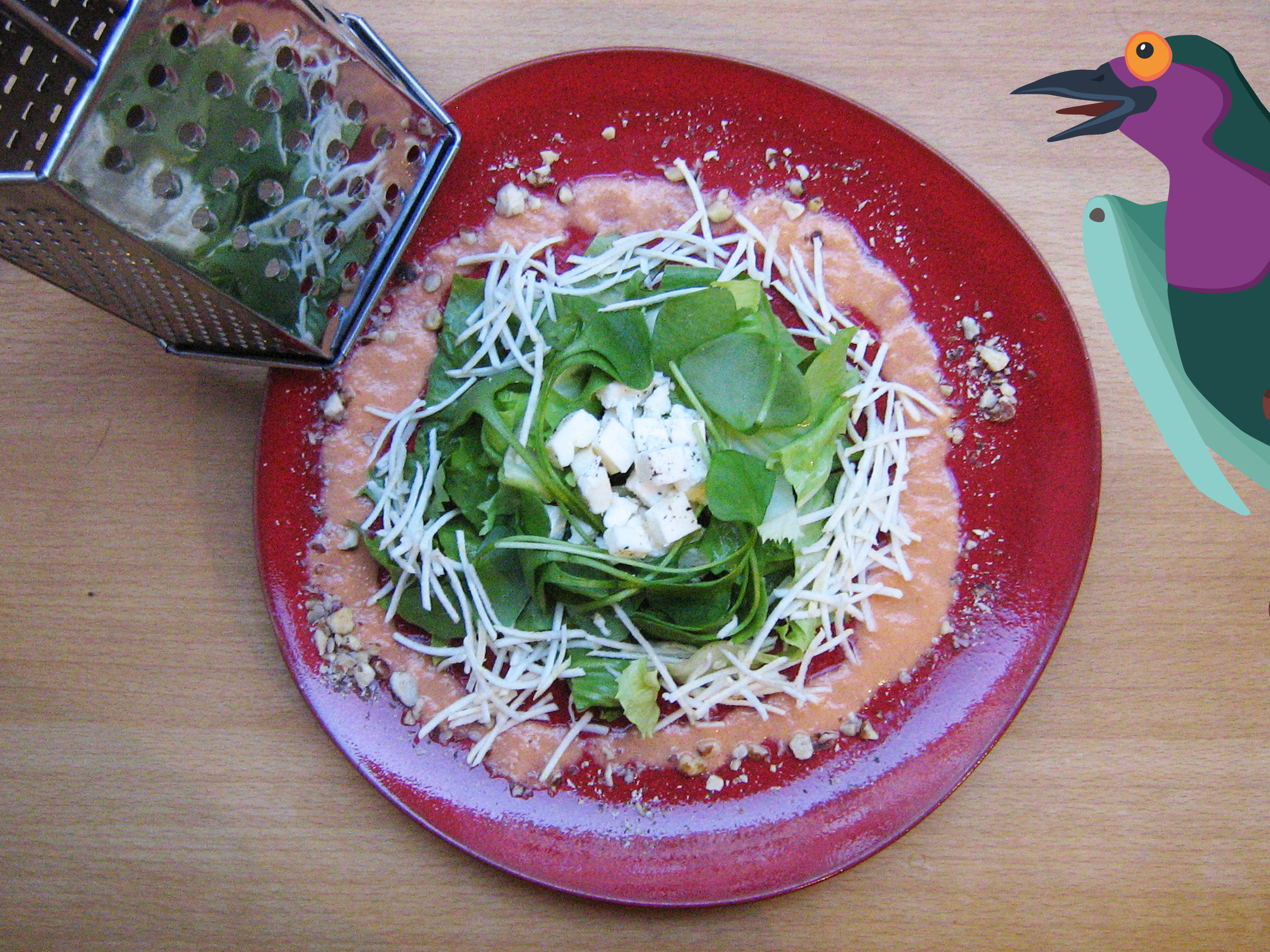 Salade au céleri rave à la feta & coulis de tomate au pamplemousse rose