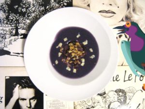 Potage au chou rouge, vin rouge, fromage Pas de bleu et noix