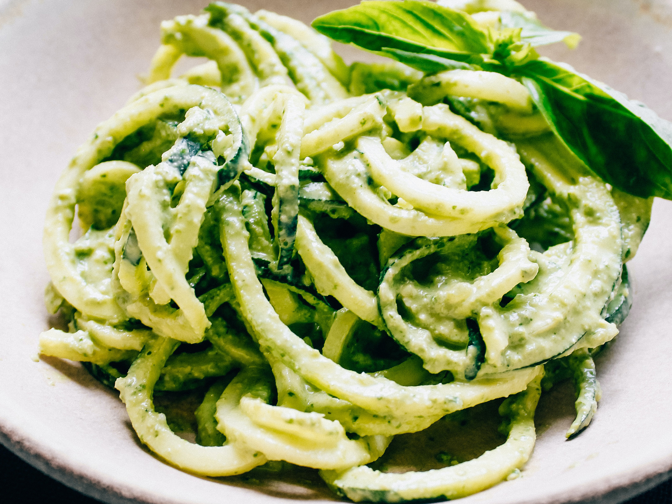 Pâtes froides au coulis de courgette, fenouil & origan